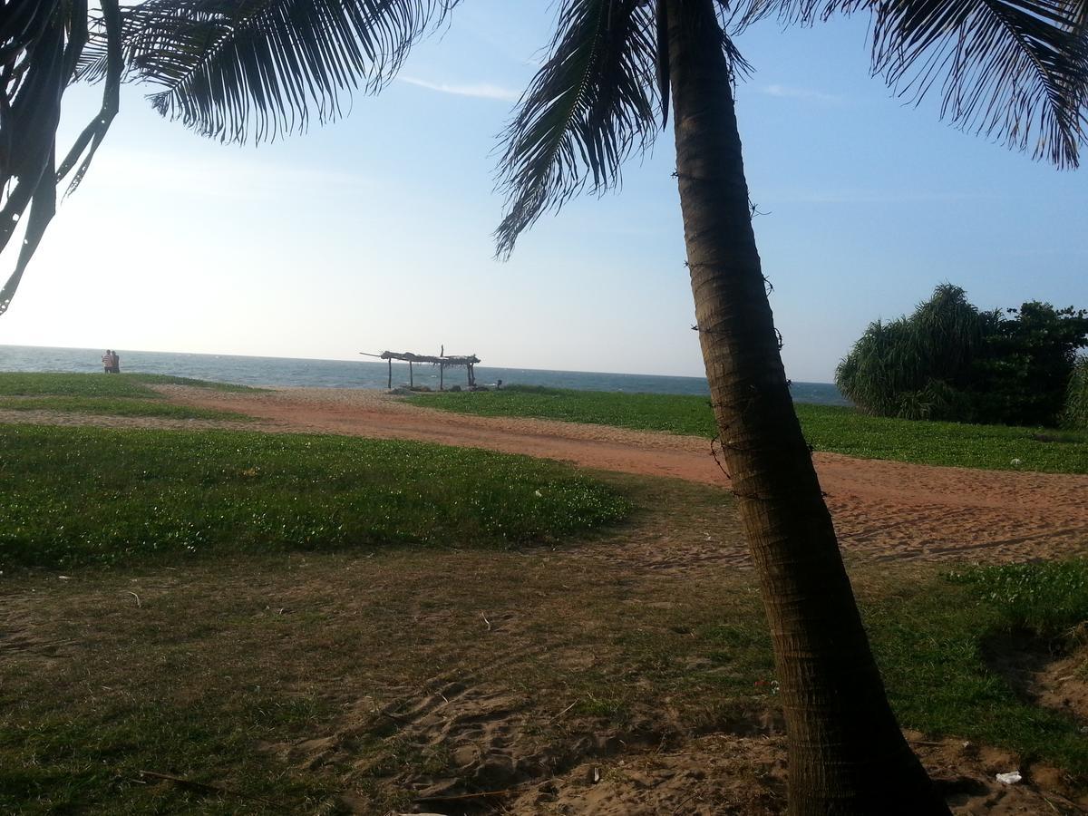 Dephani Beach Hotel Negombo Exterior photo