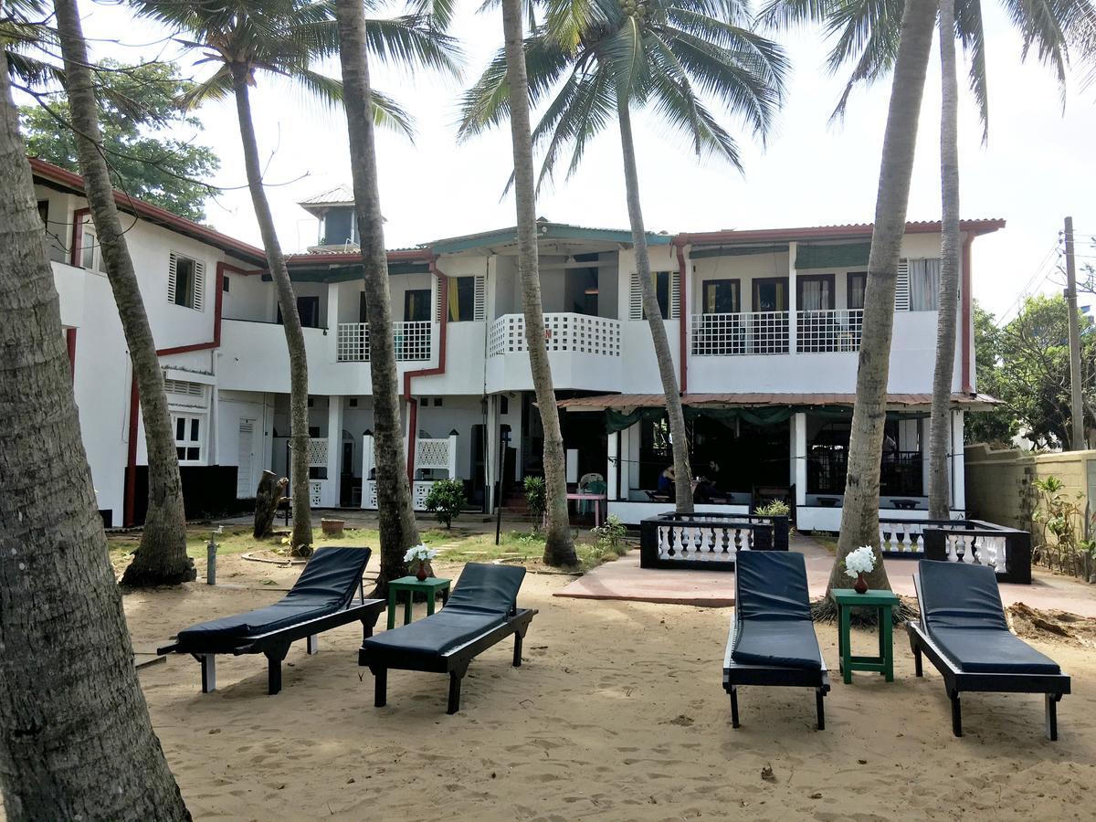 Dephani Beach Hotel Negombo Exterior photo