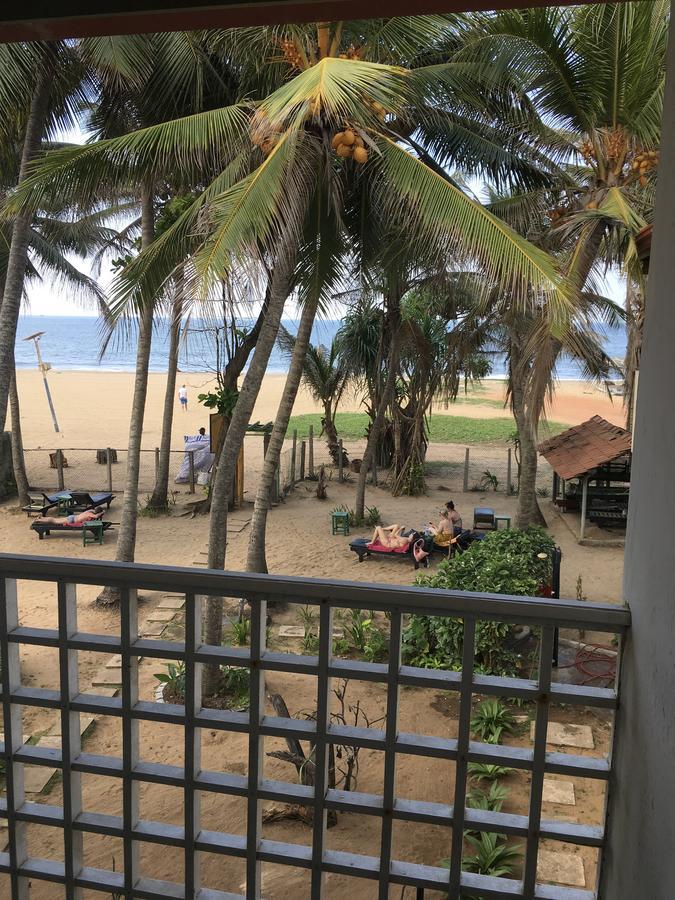 Dephani Beach Hotel Negombo Exterior photo