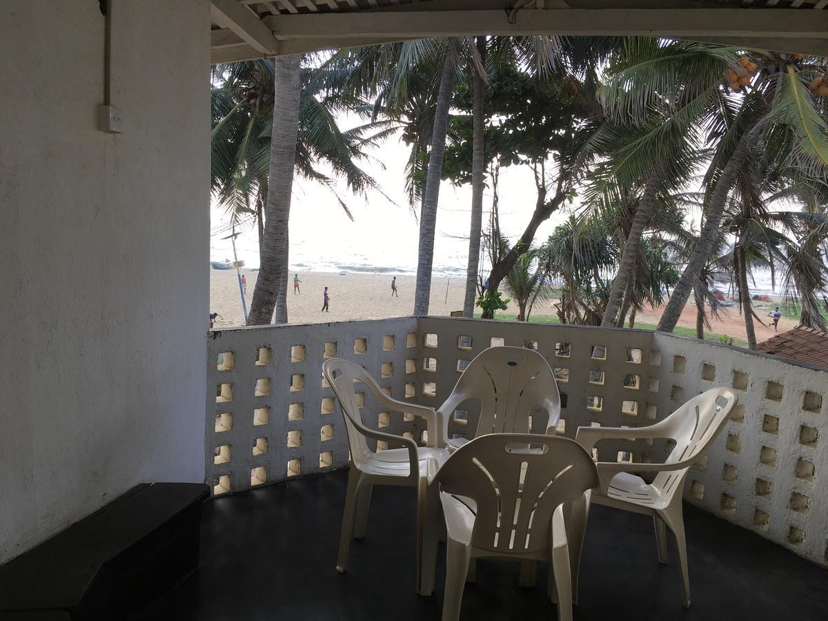 Dephani Beach Hotel Negombo Exterior photo